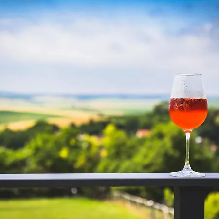 Appartement Ferde és *